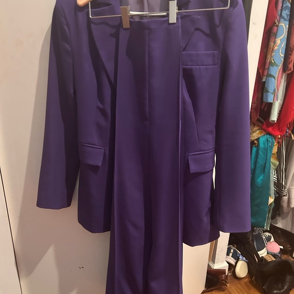 Stunning purple pantsuit by Bluzat.  Only worn once, in perfect shape. - Picture 9 of 9